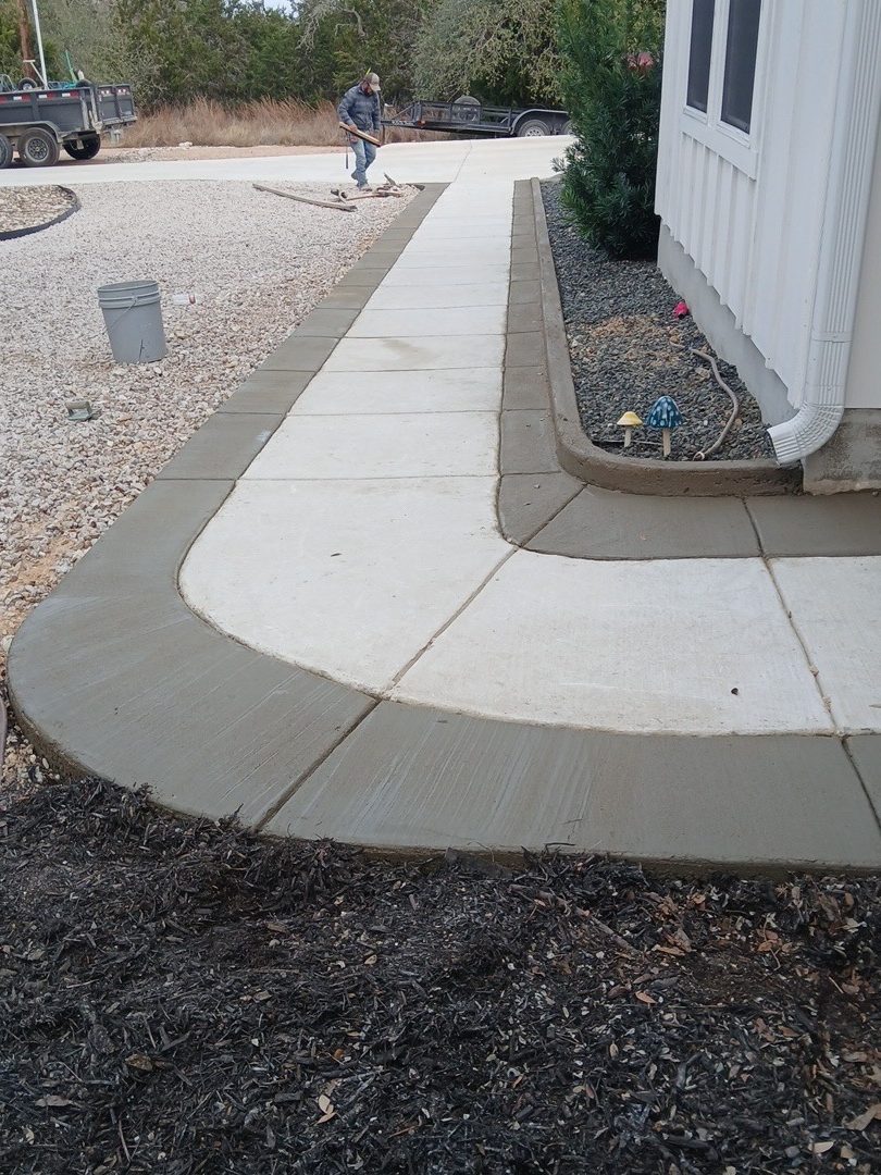 Curved walkway with a clean formed edge